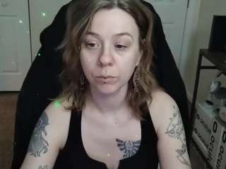 Zeldaaaa25 fully nude on Live Sex Chat