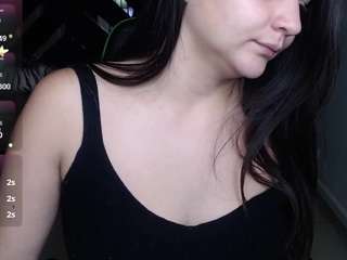 Emily Cooper fully nude on Live Sex Chat
