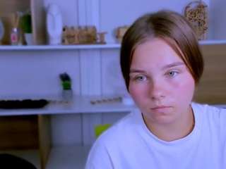 emma-foxys fully nude on Live Sex Chat