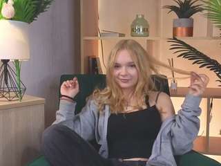 GlennaHartford fully nude on Live Sex Chat