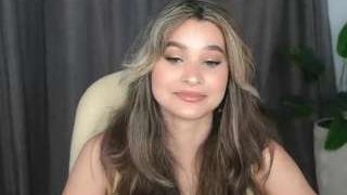 JulianaHearing fully nude on Live Sex Chat