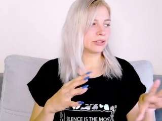 KristiHoward fully nude on Live Sex Chat