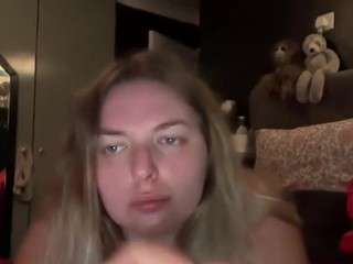 Lara Love fully nude on Live Sex Chat
