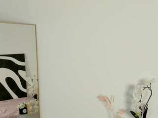 MaudGrayer fully nude on Live Sex Chat