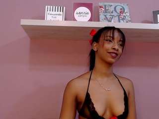 StormiBlaze fully nude on Live Sex Chat