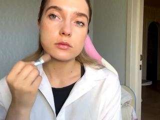 ChanelLungwitz fully nude on Live Sex Chat