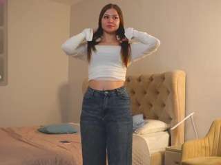 FawnStroop fully nude on Live Sex Chat