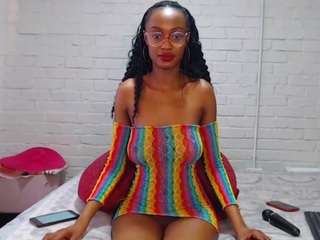 Sexybellaa22 fully nude on Live Sex Chat