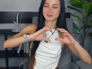 ShainaCloos fully nude on Live Sex Chat