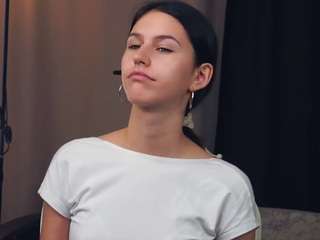 SuzannaBerkeley fully nude on Live Sex Chat