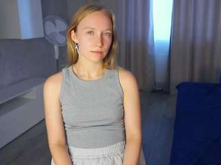 TienSaucer fully nude on Live Sex Chat