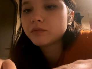 YaekoWiede fully nude on Live Sex Chat