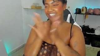 YeloSweet fully nude on Live Sex Chat