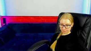 AlinaBlond fully nude on Live Sex Chat
