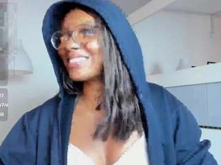 Coco Jones fully nude on Live Sex Chat