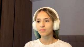 Crazy Kira fully nude on Live Sex Chat