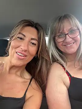 CurvyMILF_Sienna nude on webcam for live sex chat
