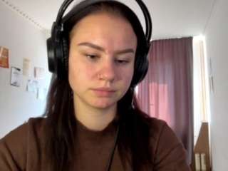 DainaWalcott fully nude on Live Sex Chat