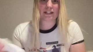 Juliaking11 fully nude on Live Sex Chat