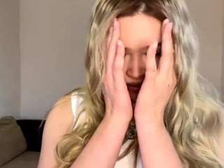 BellaBaker fully nude on Live Sex Chat