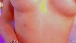 Dafnne-Hills fully nude on Live Sex Chat