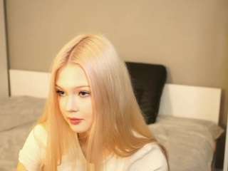 DionnaMoos fully nude on Live Sex Chat