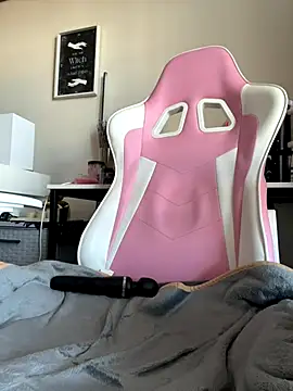 DreaLaLuna nude on webcam for live sex chat
