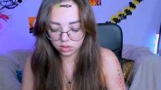 kleri-paint fully nude on Live Sex Chat