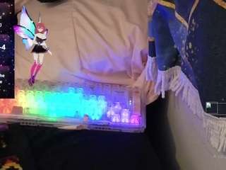 The freaky dancing HOE fully nude on Live Sex Chat