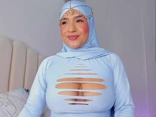 Amira-Zahra fully nude on Live Sex Chat