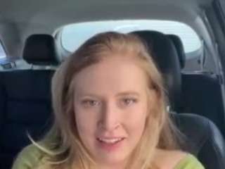 BambiiBlue333 fully nude on Live Sex Chat