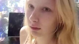 Carmelia fully nude on Live Sex Chat