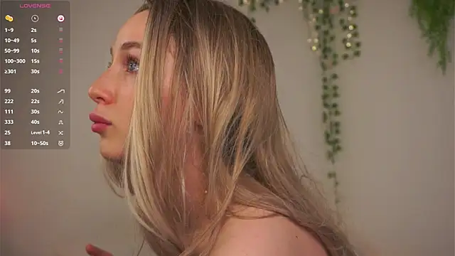 DolyPop nude on webcam for live sex chat