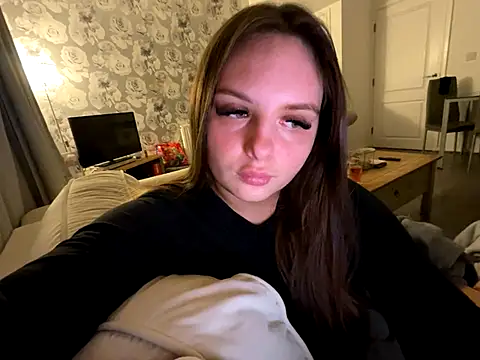 EllaStarrxxx nude on webcam for live sex chat