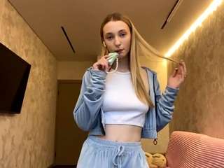 JanetHolowell fully nude on Live Sex Chat