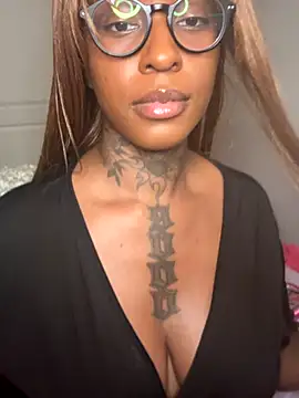 MistiSavannah nude on webcam for live sex chat