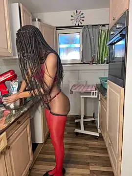 SolaeuftderbrauneHase nude on webcam for live sex chat