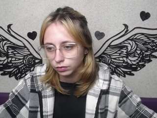 TracyLeeTT fully nude on Live Sex Chat