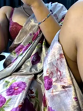 Malluvibez nude on webcam for live sex chat