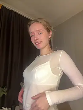 SunnyShiney nude on webcam for live sex chat