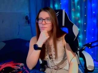 TreenaOckmond fully nude on Live Sex Chat
