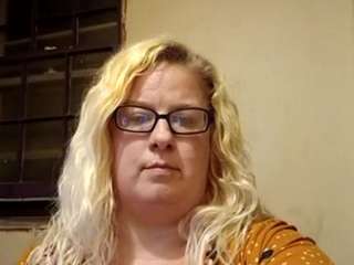 blondebabe1988 fully nude on Live Sex Chat