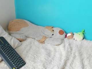 Emily22Swan fully nude on Live Sex Chat