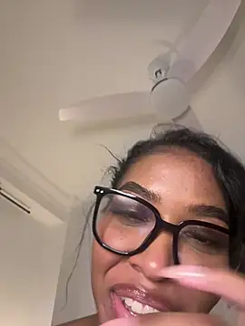 IamCrystal2 nude on webcam for live sex chat