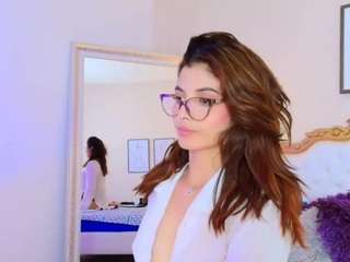 Kate Martinez fully nude on Live Sex Chat