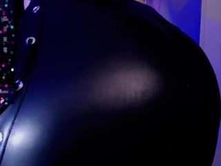 Kinky-Doll fully nude on Live Sex Chat