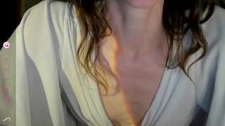 Lyla Maeve fully nude on Live Sex Chat
