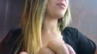 naughty blonde fully nude on Live Sex Chat