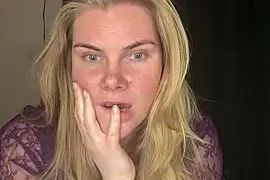 SexyBlondJoanna nude on webcam for live sex chat
