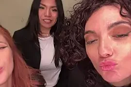 strawberry_queen2 nude on webcam for live sex chat